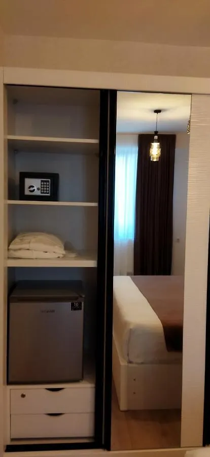 Bed and Breakfast Vere Corner Hotel Τυφλίδα