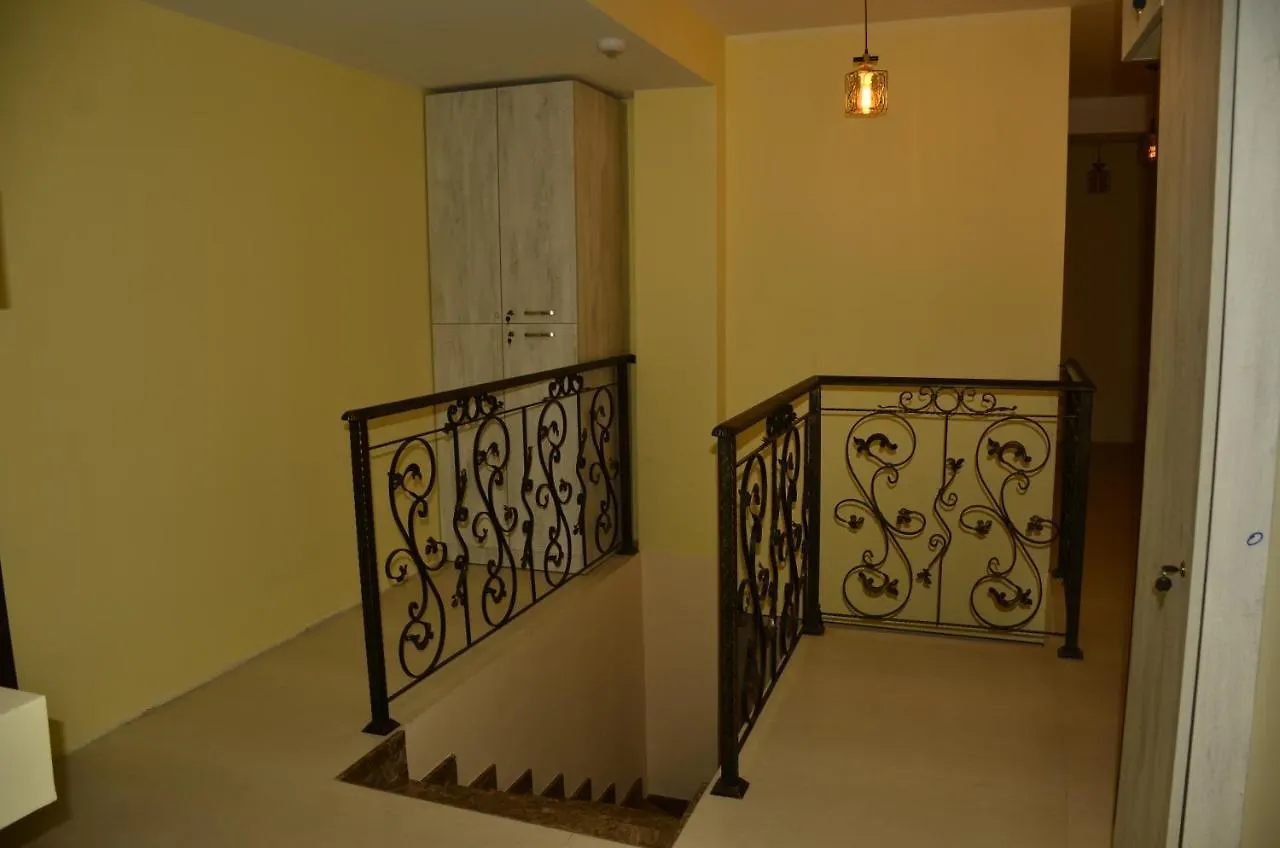 Vere Corner Hotel Τυφλίδα Bed and Breakfast
